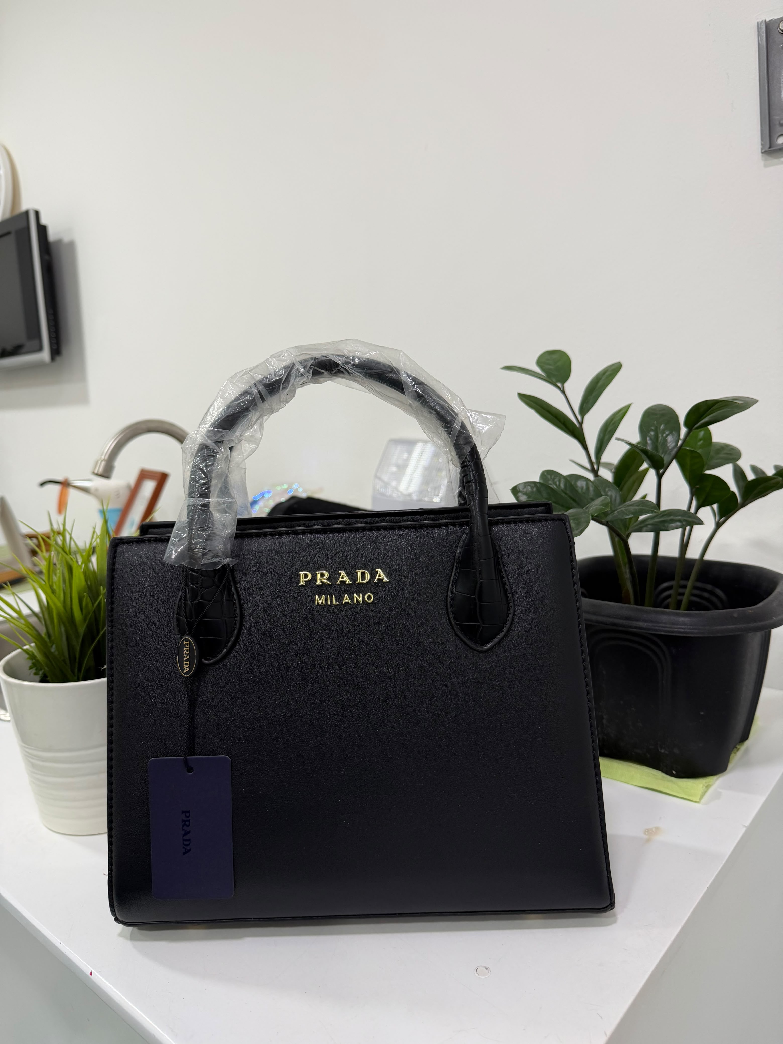 Prada Milano Mini Tote Negra